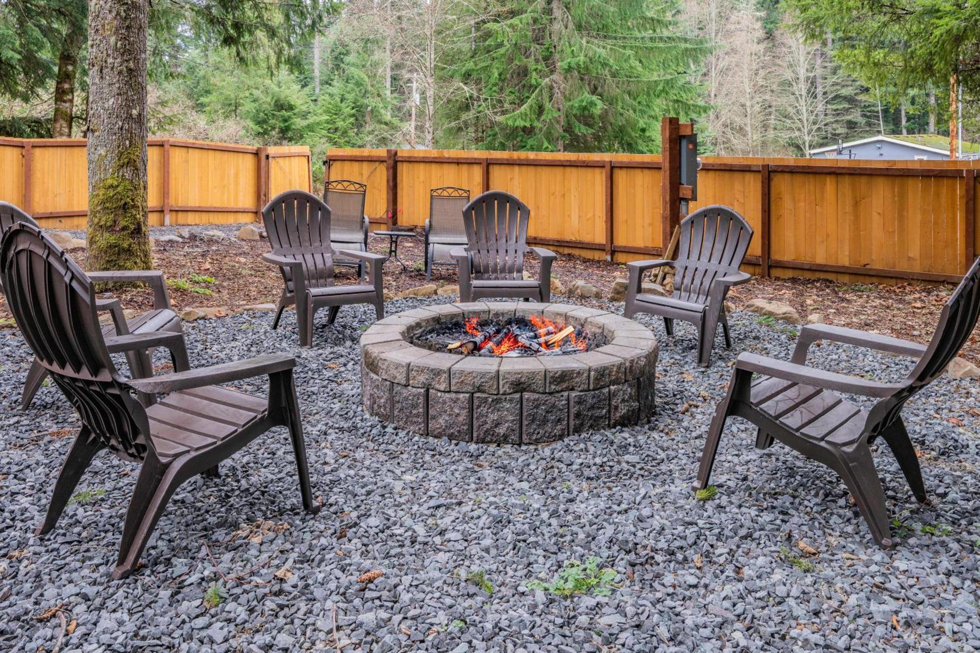 Mt. Rainier Cabin W/Hot Tub Эшфорд Экстерьер фото